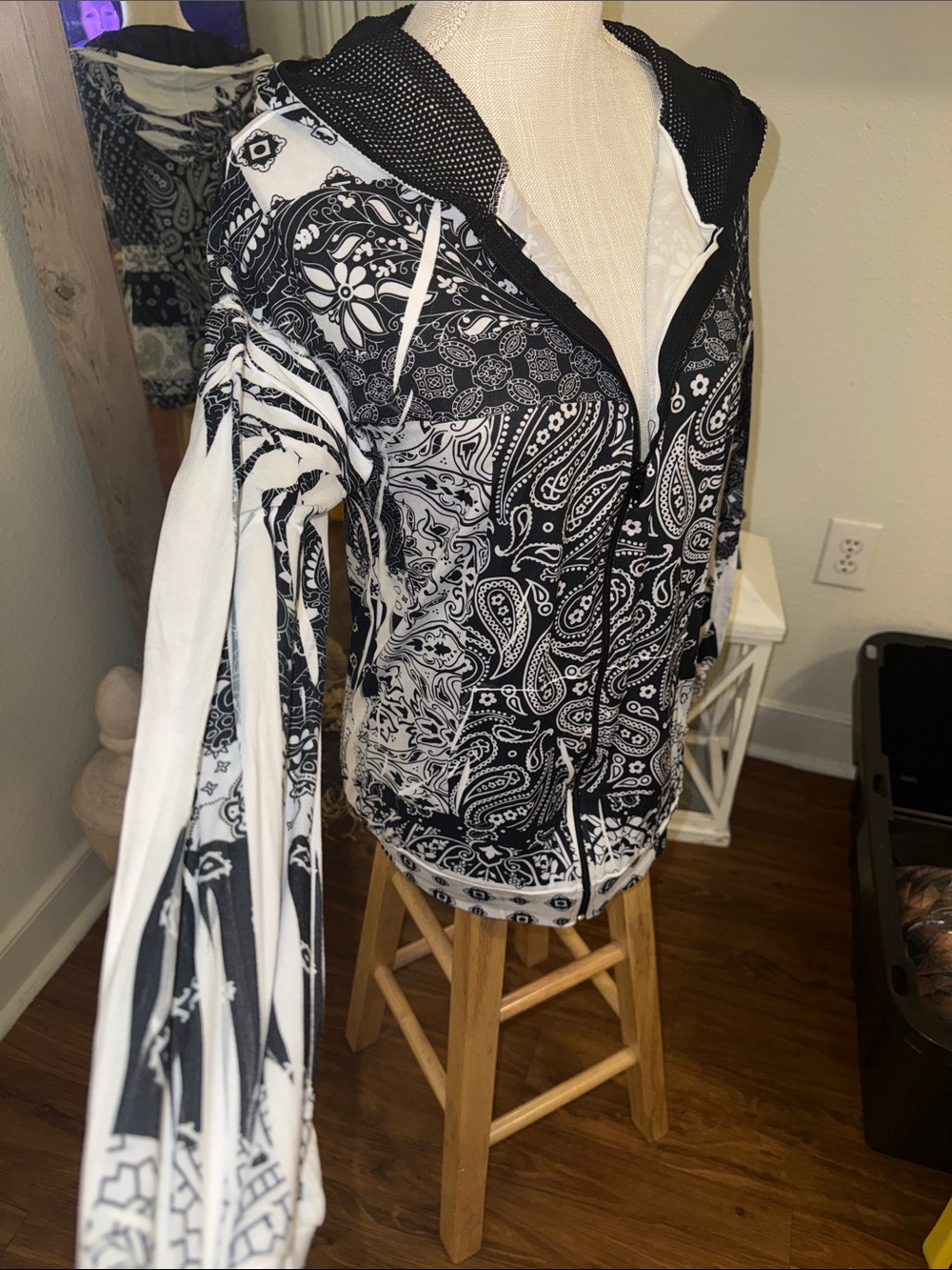 🍒BOGO50%🍒🆕🖤BLUMIN: Bandana ZipUp Jacket w/Mesh Liner Hood SMALL